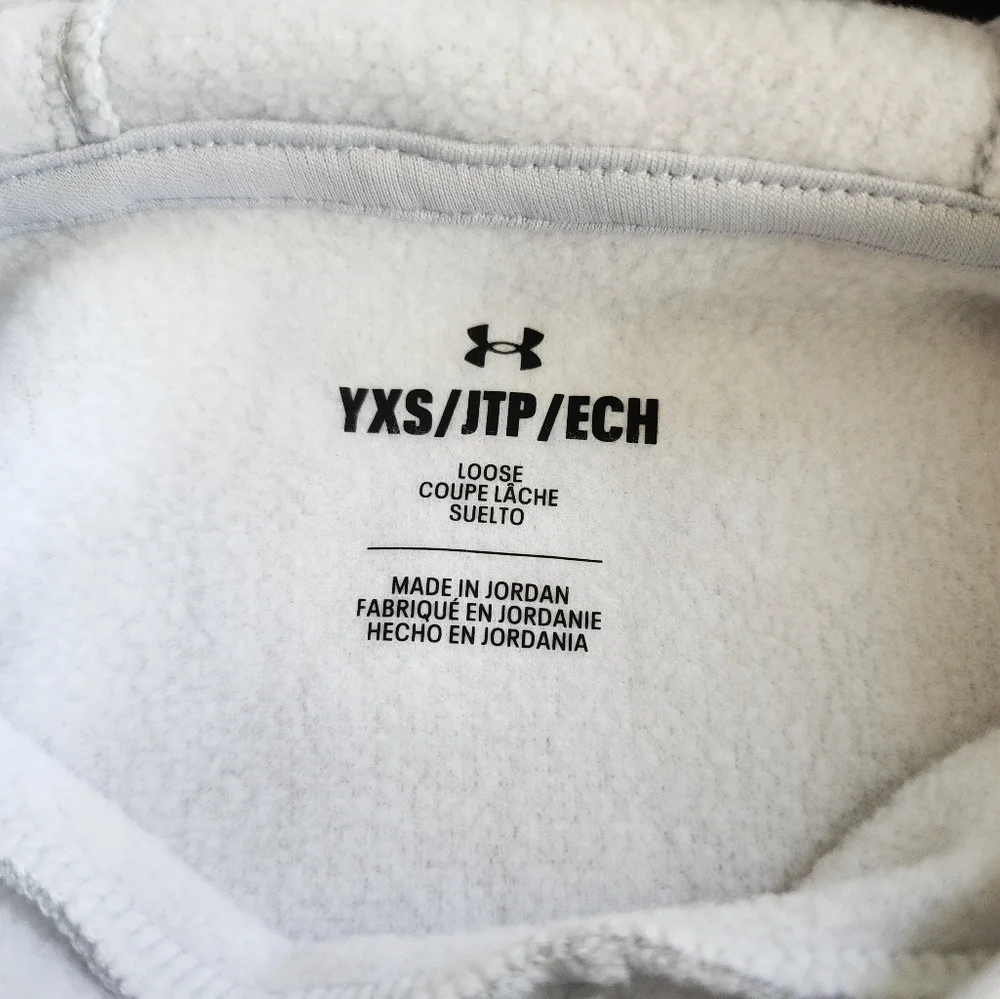 🍁 Under Armour Hoodie Youth size XS